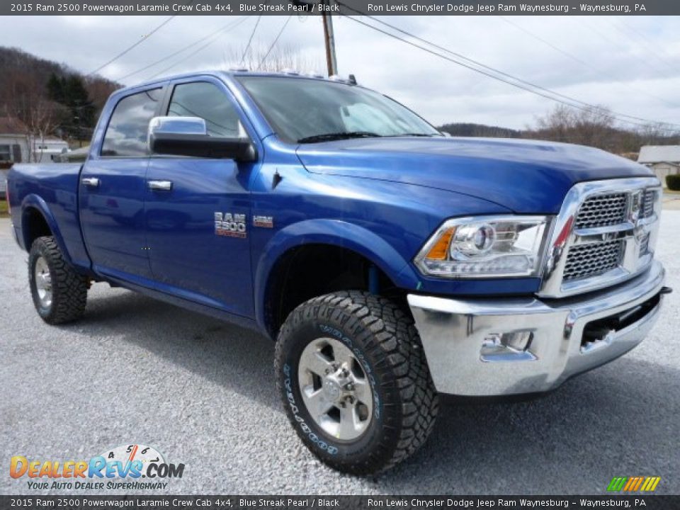 Front 3/4 View of 2015 Ram 2500 Powerwagon Laramie Crew Cab 4x4 Photo #7
