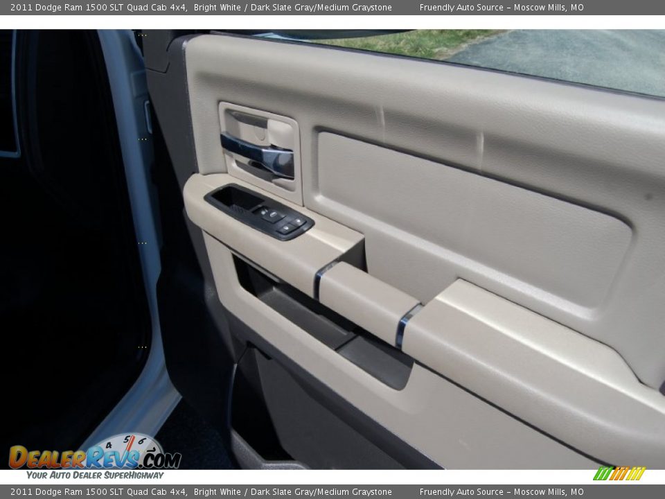 2011 Dodge Ram 1500 SLT Quad Cab 4x4 Bright White / Dark Slate Gray/Medium Graystone Photo #14