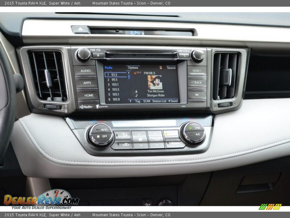 Controls of 2015 Toyota RAV4 XLE Photo #6