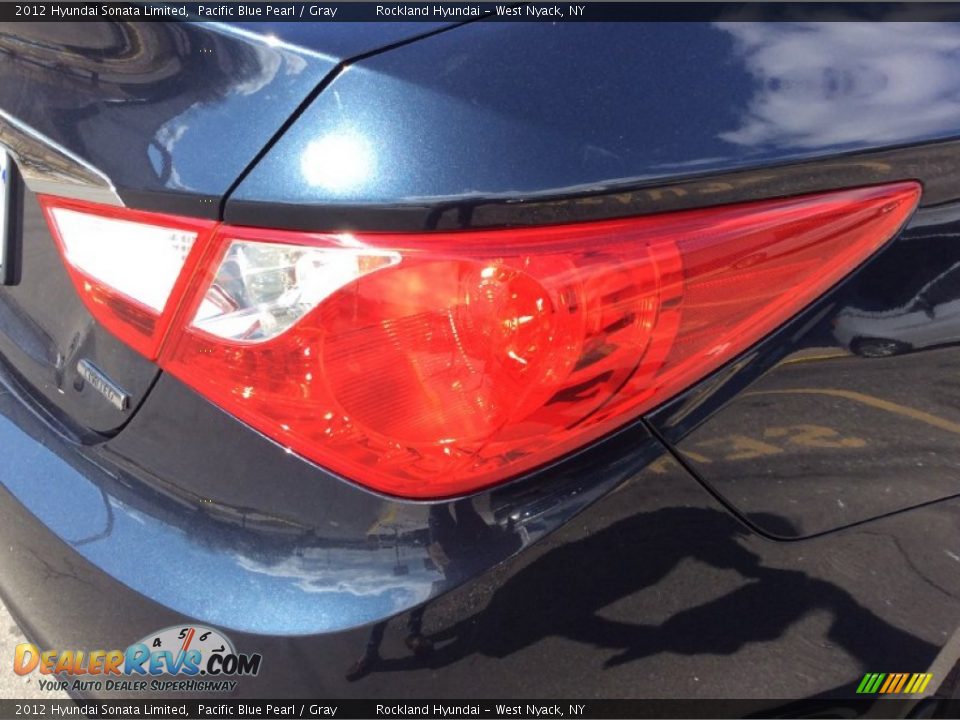2012 Hyundai Sonata Limited Pacific Blue Pearl / Gray Photo #24