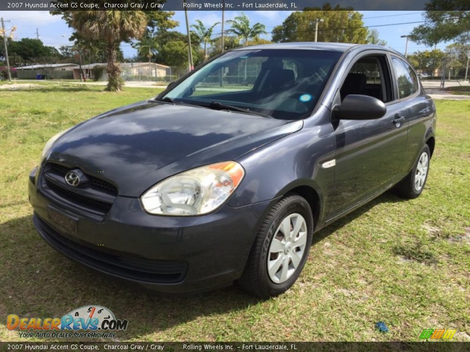 Front 3/4 View of 2007 Hyundai Accent GS Coupe Photo #4