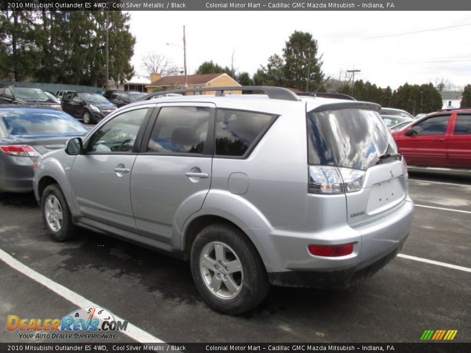 2010 Mitsubishi Outlander ES 4WD Cool Silver Metallic / Black Photo #3
