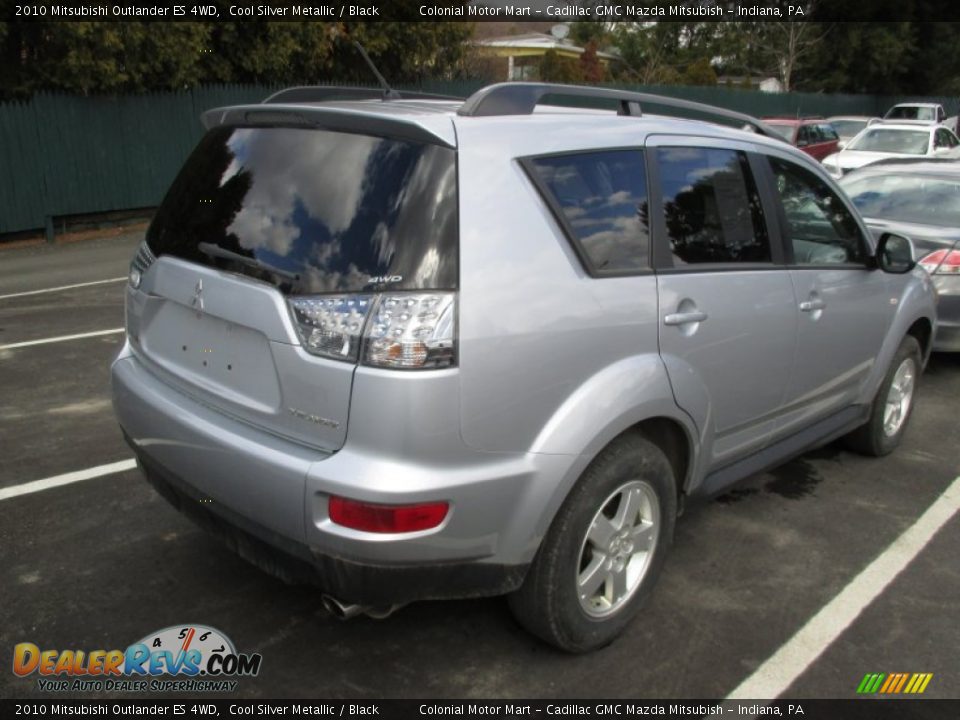2010 Mitsubishi Outlander ES 4WD Cool Silver Metallic / Black Photo #5