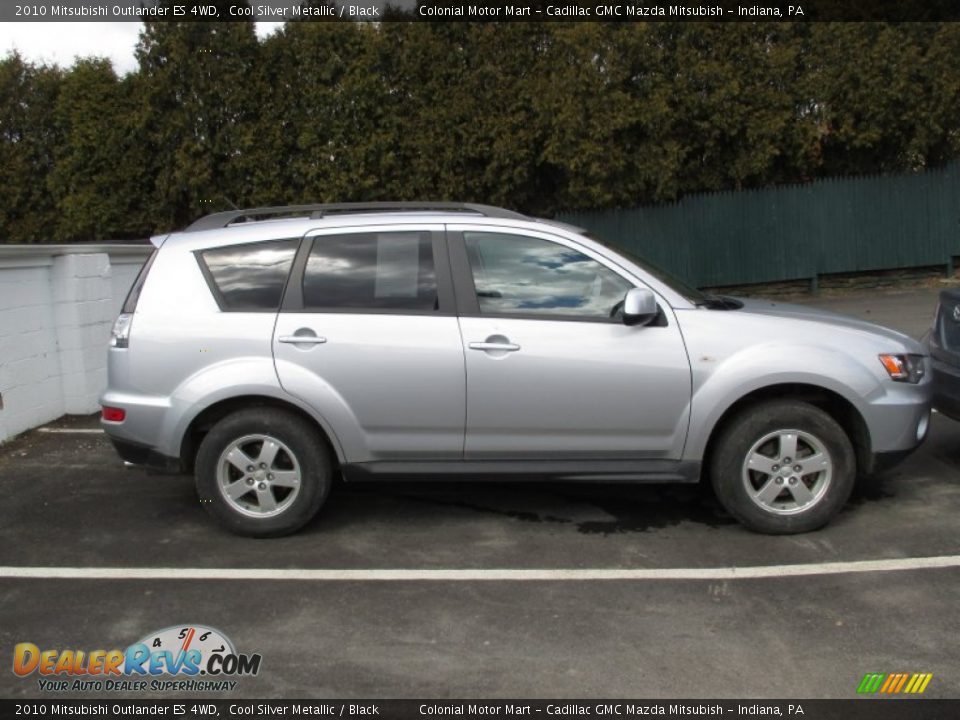 2010 Mitsubishi Outlander ES 4WD Cool Silver Metallic / Black Photo #7