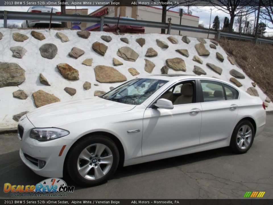 2013 BMW 5 Series 528i xDrive Sedan Alpine White / Venetian Beige Photo #1