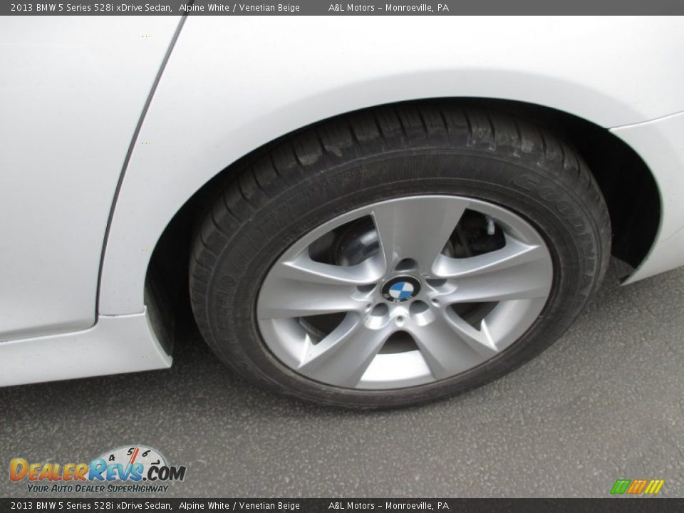 2013 BMW 5 Series 528i xDrive Sedan Alpine White / Venetian Beige Photo #3