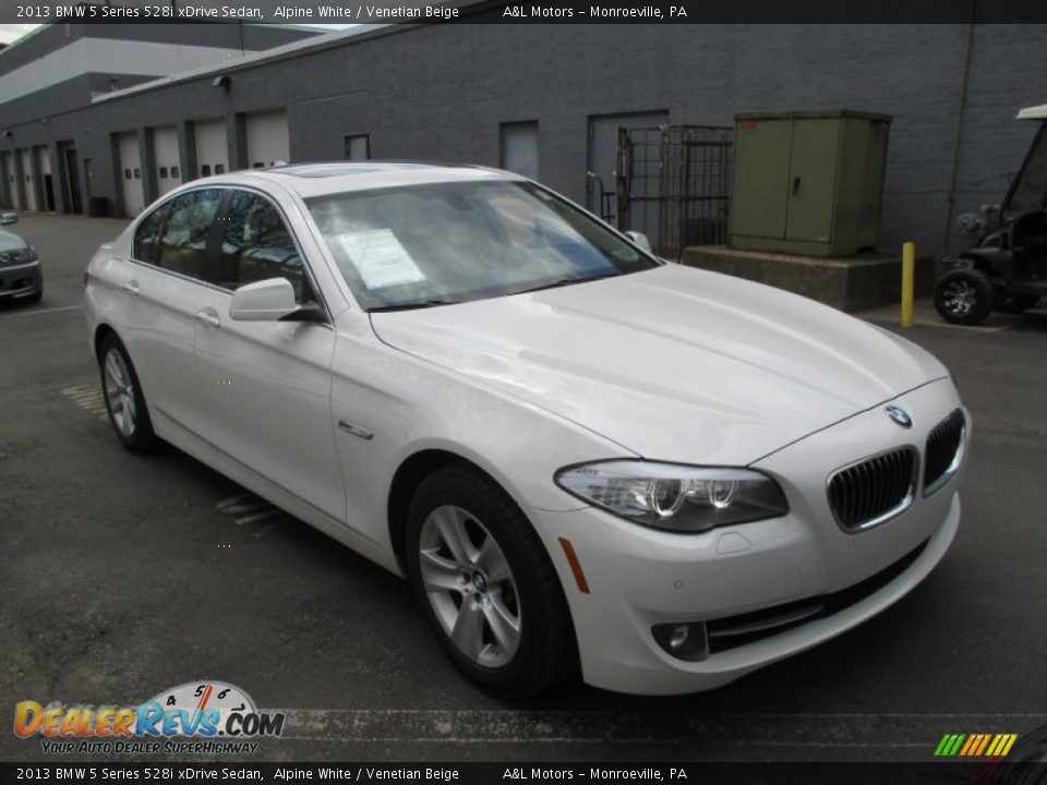 2013 BMW 5 Series 528i xDrive Sedan Alpine White / Venetian Beige Photo #7