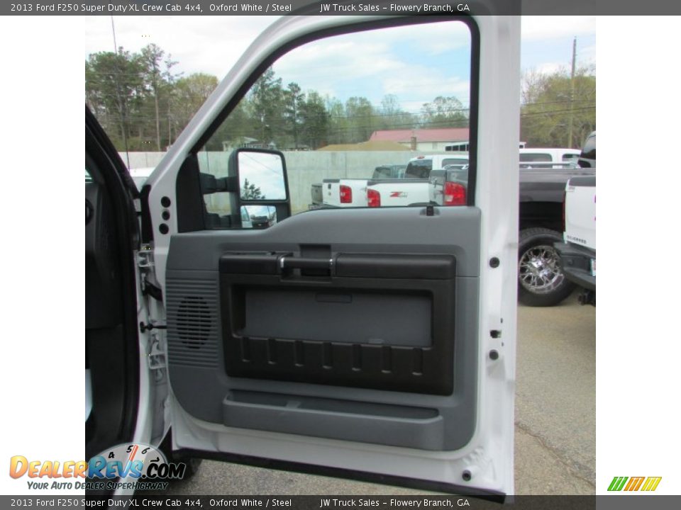 2013 Ford F250 Super Duty XL Crew Cab 4x4 Oxford White / Steel Photo #15