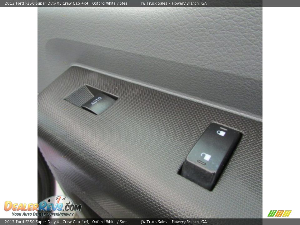 2013 Ford F250 Super Duty XL Crew Cab 4x4 Oxford White / Steel Photo #17
