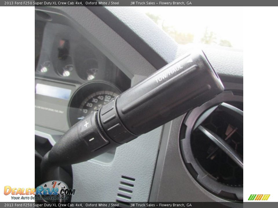 2013 Ford F250 Super Duty XL Crew Cab 4x4 Oxford White / Steel Photo #33
