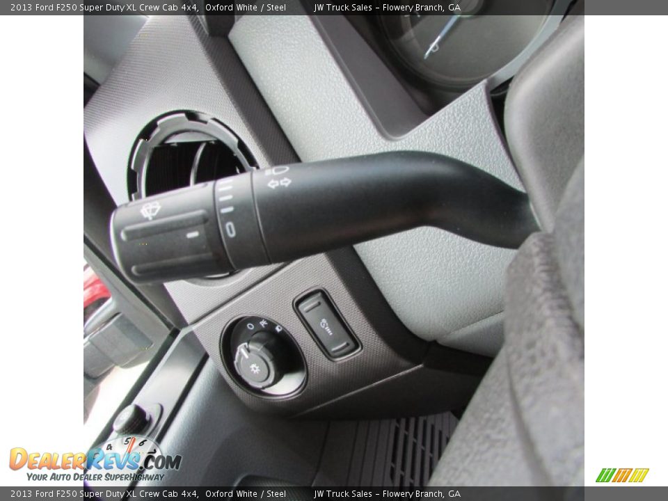 2013 Ford F250 Super Duty XL Crew Cab 4x4 Oxford White / Steel Photo #35