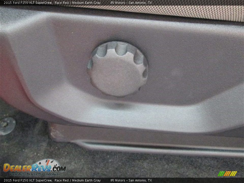 2015 Ford F150 XLT SuperCrew Race Red / Medium Earth Gray Photo #16