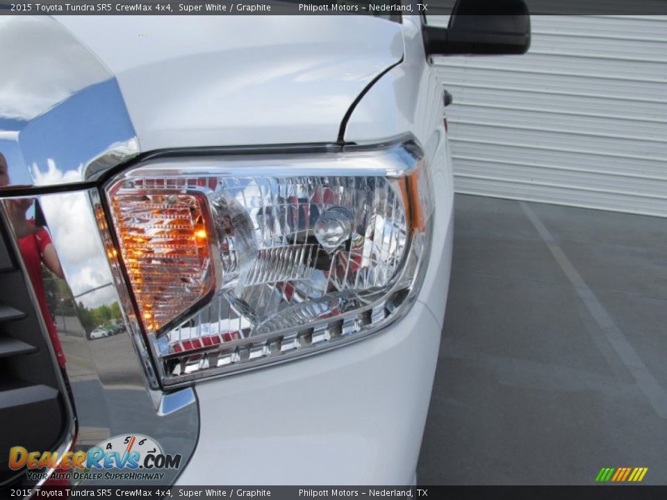 2015 Toyota Tundra SR5 CrewMax 4x4 Super White / Graphite Photo #9