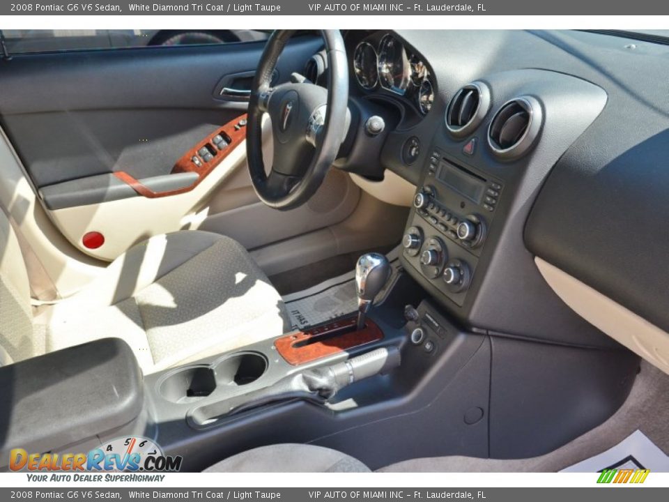 2008 Pontiac G6 V6 Sedan White Diamond Tri Coat / Light Taupe Photo #11