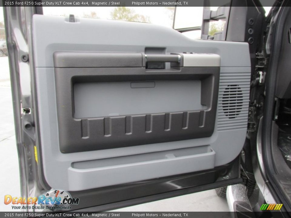 2015 Ford F250 Super Duty XLT Crew Cab 4x4 Magnetic / Steel Photo #22