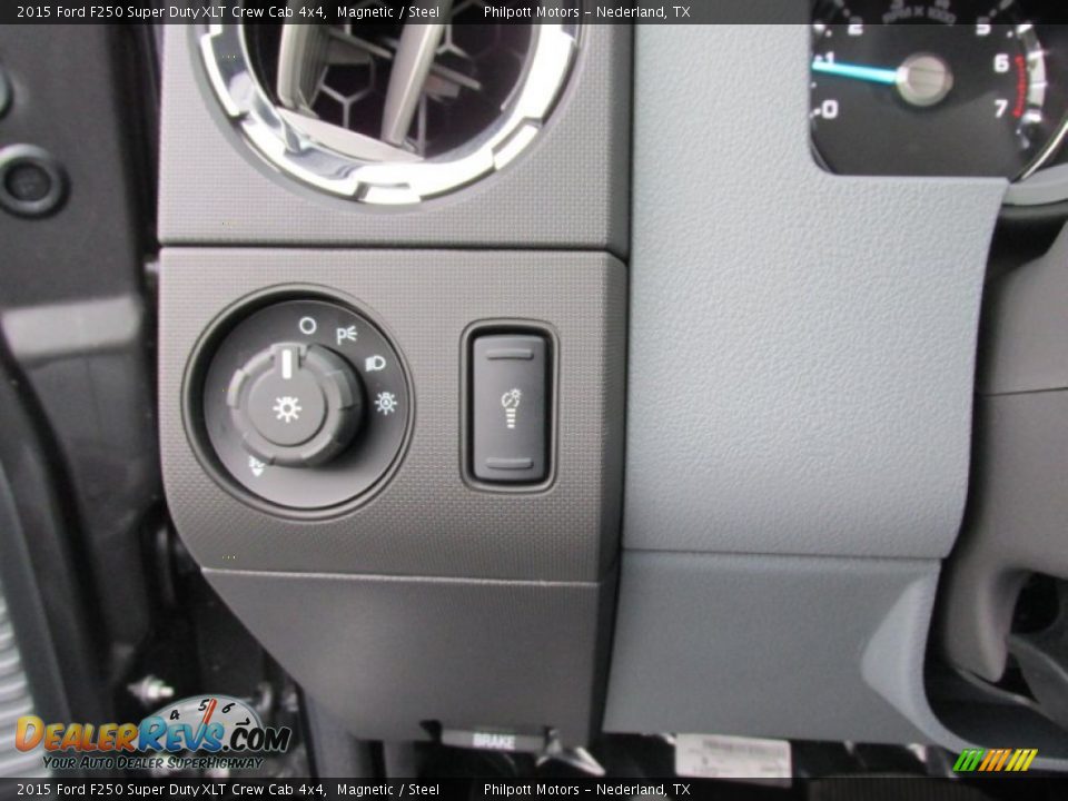 2015 Ford F250 Super Duty XLT Crew Cab 4x4 Magnetic / Steel Photo #36