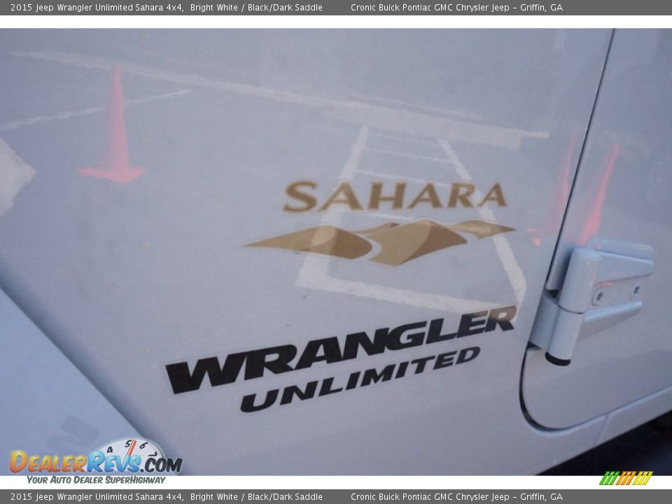 2015 Jeep Wrangler Unlimited Sahara 4x4 Bright White / Black/Dark Saddle Photo #13