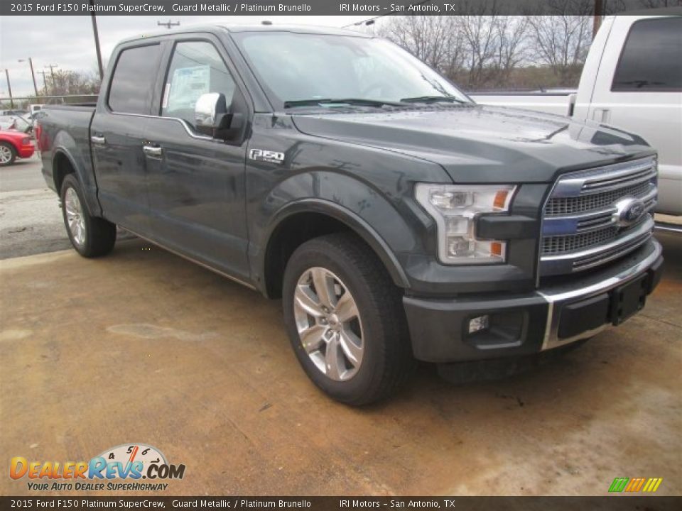 Front 3/4 View of 2015 Ford F150 Platinum SuperCrew Photo #1