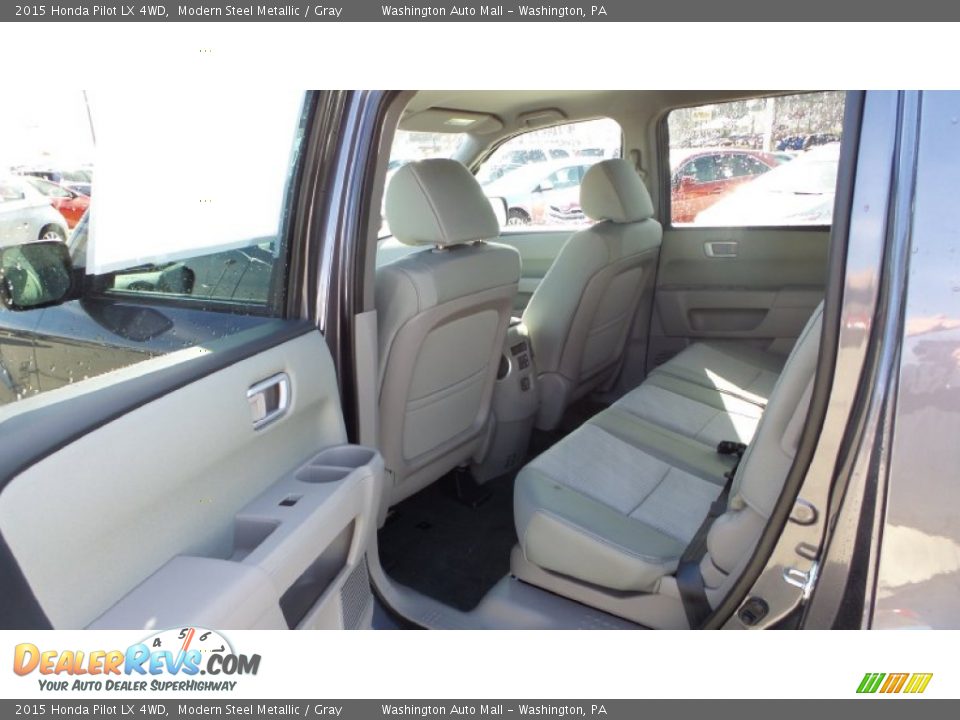 2015 Honda Pilot LX 4WD Modern Steel Metallic / Gray Photo #11