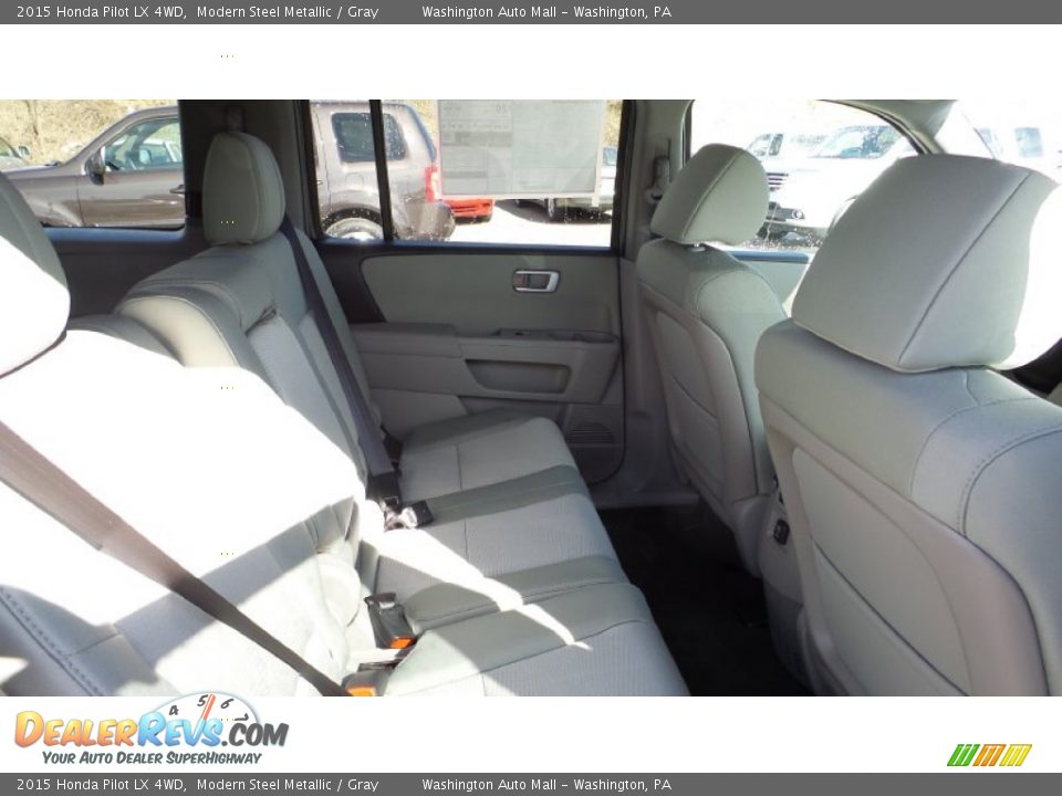2015 Honda Pilot LX 4WD Modern Steel Metallic / Gray Photo #16