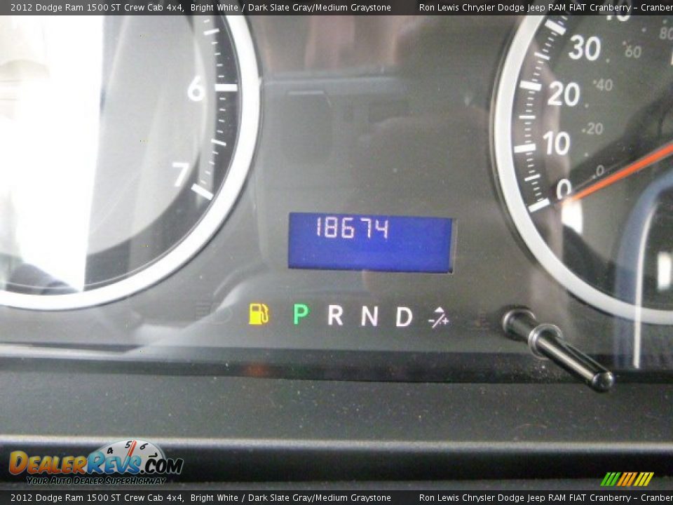 2012 Dodge Ram 1500 ST Crew Cab 4x4 Bright White / Dark Slate Gray/Medium Graystone Photo #18