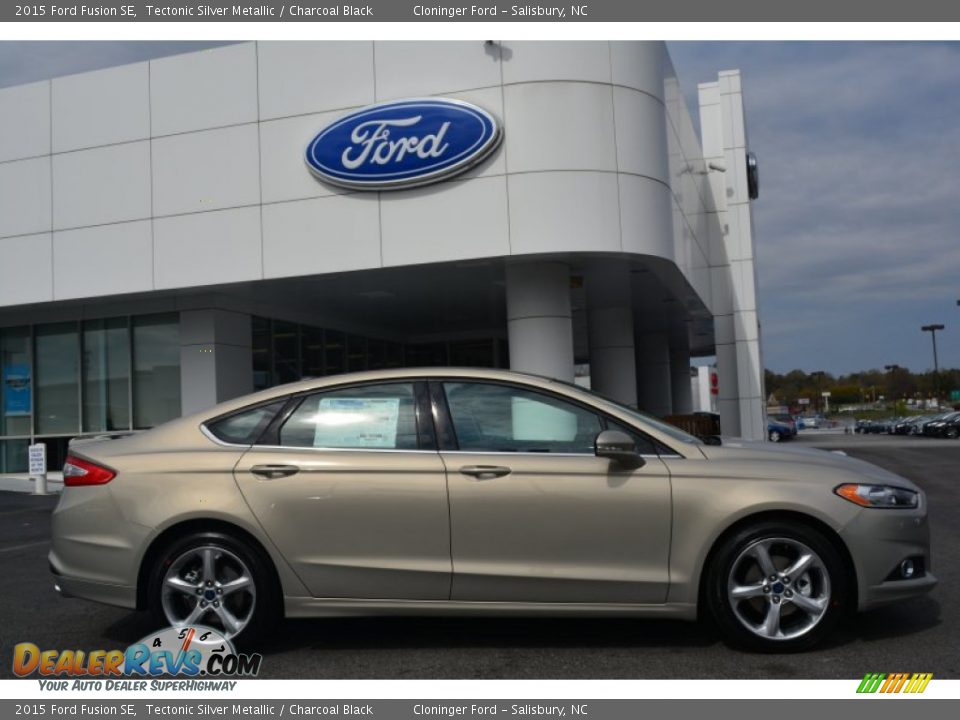 2015 Ford Fusion SE Tectonic Silver Metallic / Charcoal Black Photo #2