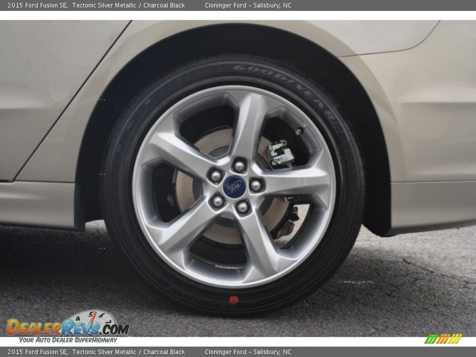 2015 Ford Fusion SE Tectonic Silver Metallic / Charcoal Black Photo #5