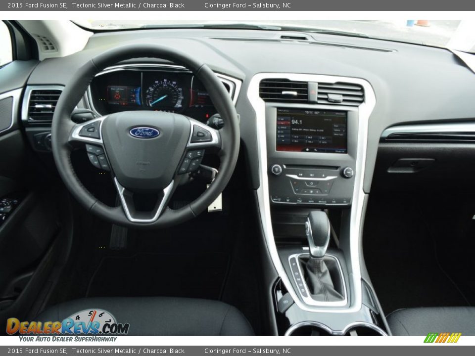 2015 Ford Fusion SE Tectonic Silver Metallic / Charcoal Black Photo #9