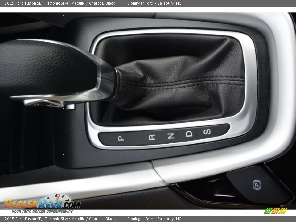 2015 Ford Fusion SE Tectonic Silver Metallic / Charcoal Black Photo #17