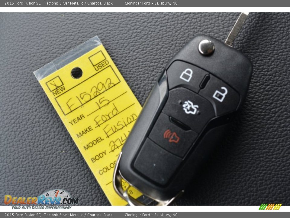 2015 Ford Fusion SE Tectonic Silver Metallic / Charcoal Black Photo #22