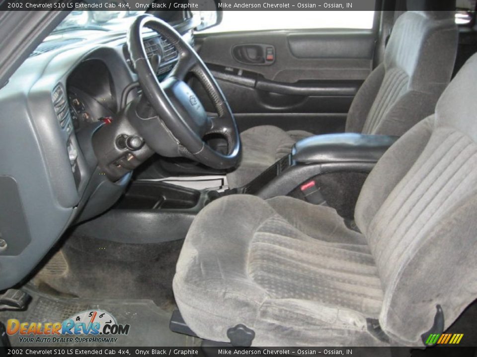 2002 Chevrolet S10 LS Extended Cab 4x4 Onyx Black / Graphite Photo #9
