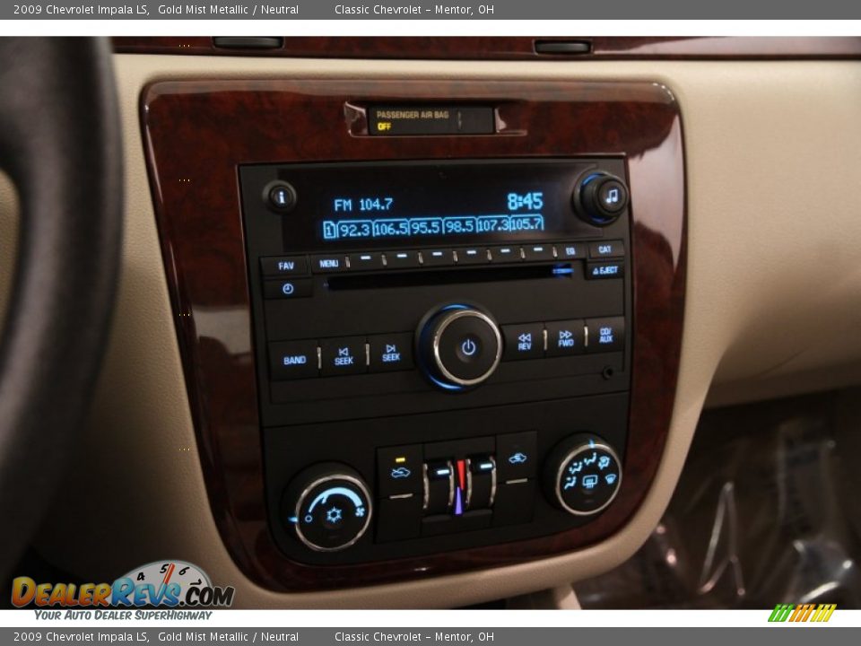 Controls of 2009 Chevrolet Impala LS Photo #8