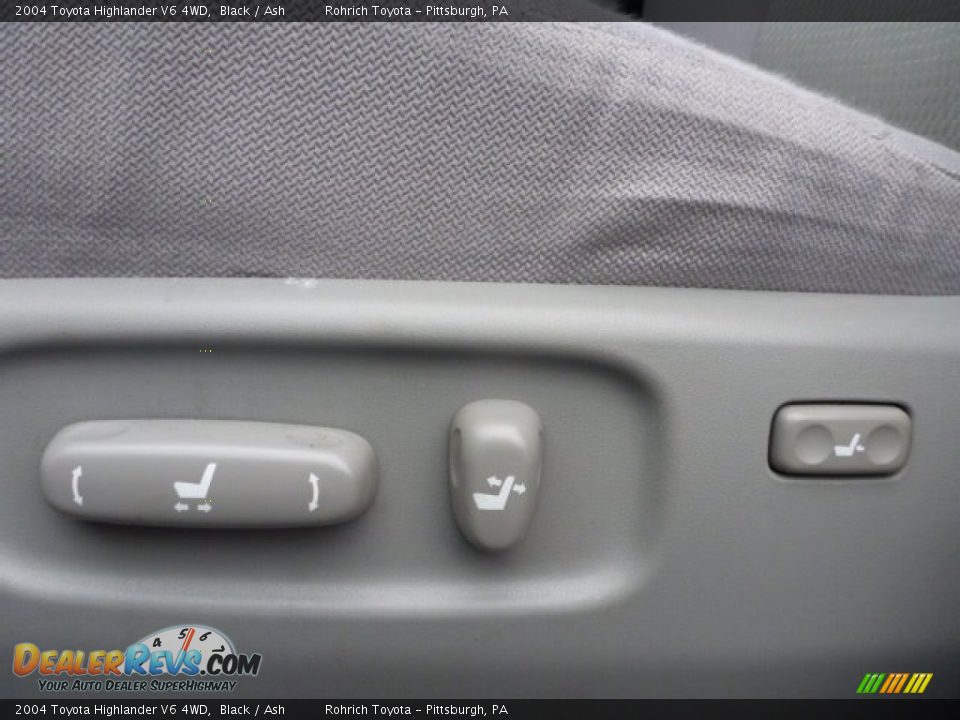 2004 Toyota Highlander V6 4WD Black / Ash Photo #2