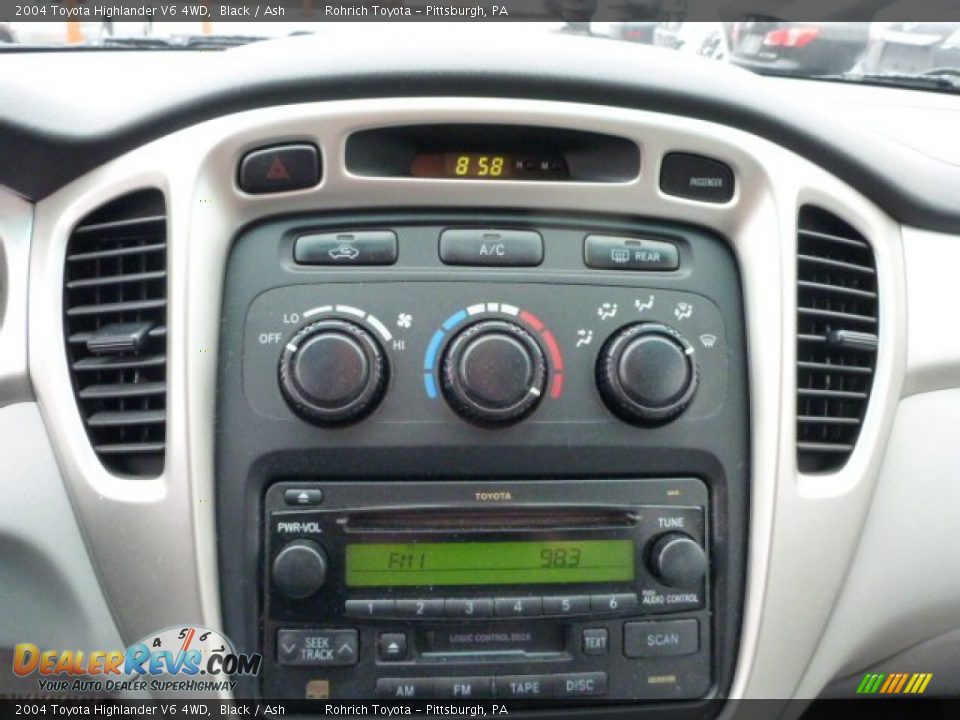 2004 Toyota Highlander V6 4WD Black / Ash Photo #3
