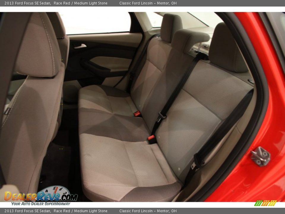 2013 Ford Focus SE Sedan Race Red / Medium Light Stone Photo #11