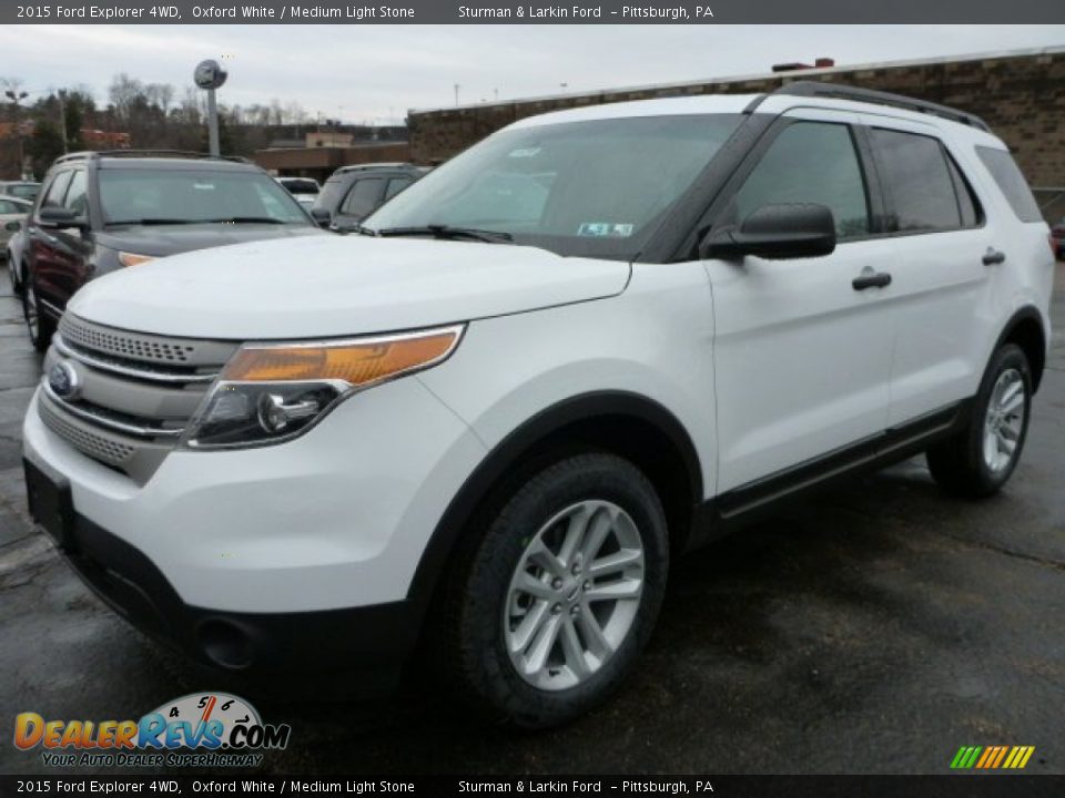Front 3/4 View of 2015 Ford Explorer 4WD Photo #5