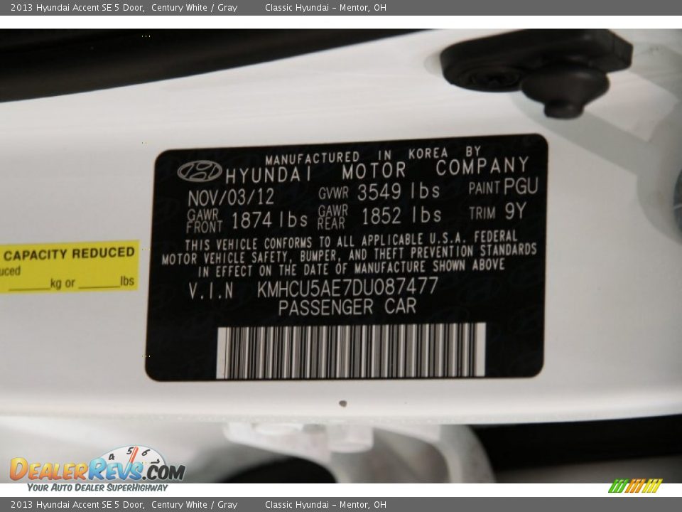 2013 Hyundai Accent SE 5 Door Century White / Gray Photo #15