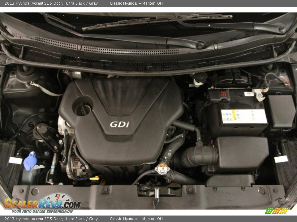 2013 Hyundai Accent SE 5 Door Ultra Black / Gray Photo #13