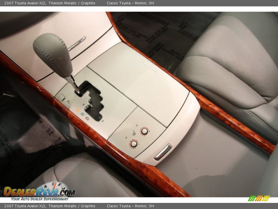 2007 Toyota Avalon XLS Shifter Photo #10
