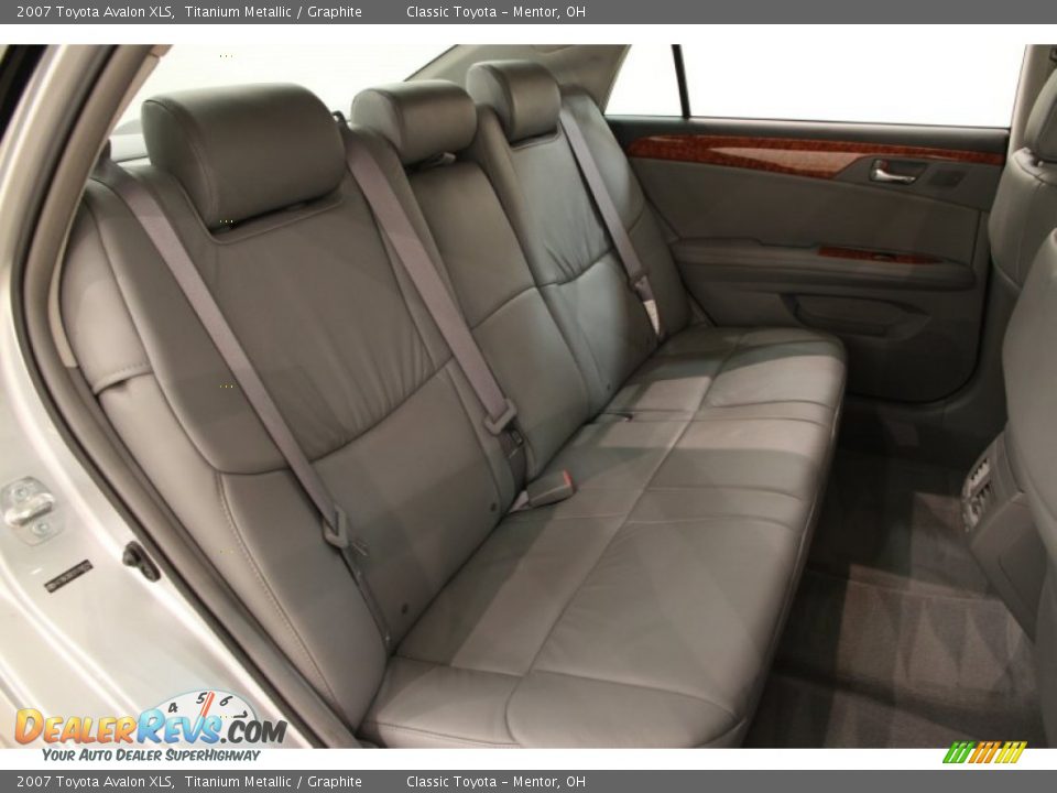 Rear Seat of 2007 Toyota Avalon XLS Photo #13