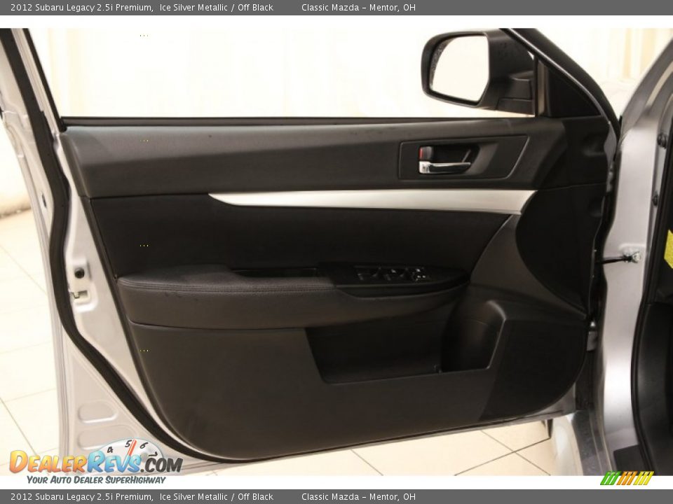 2012 Subaru Legacy 2.5i Premium Ice Silver Metallic / Off Black Photo #4