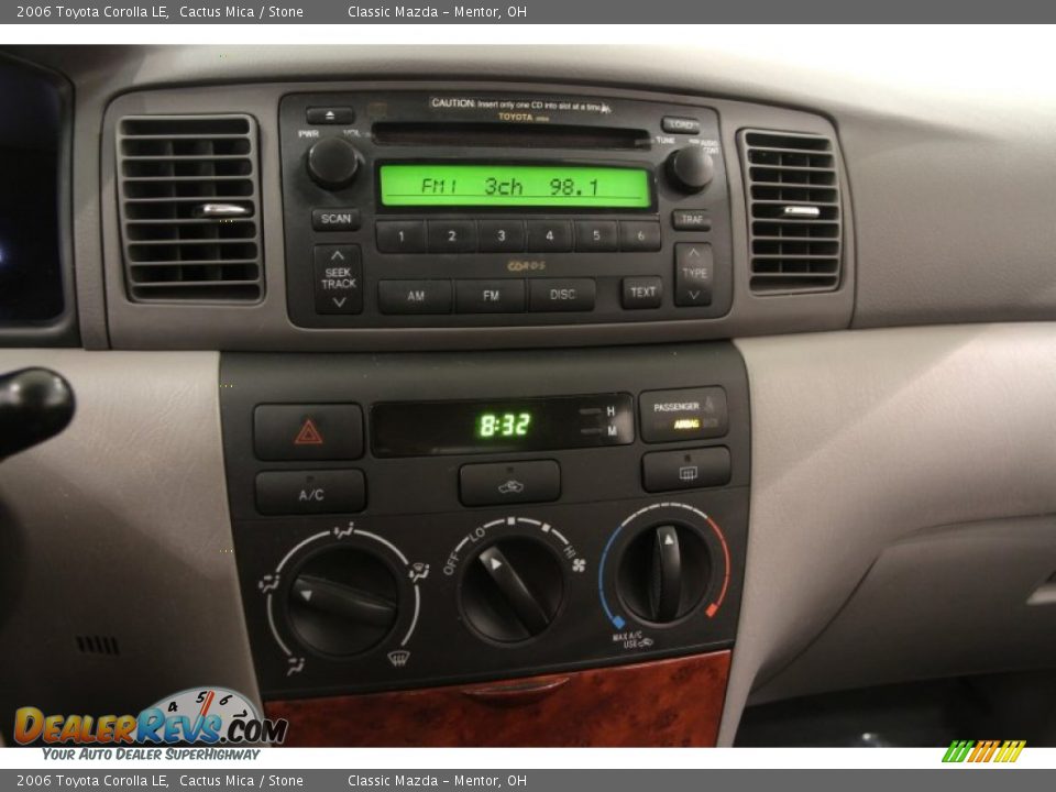 Controls of 2006 Toyota Corolla LE Photo #7