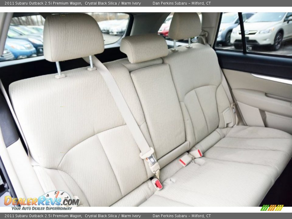 2011 Subaru Outback 2.5i Premium Wagon Crystal Black Silica / Warm Ivory Photo #14
