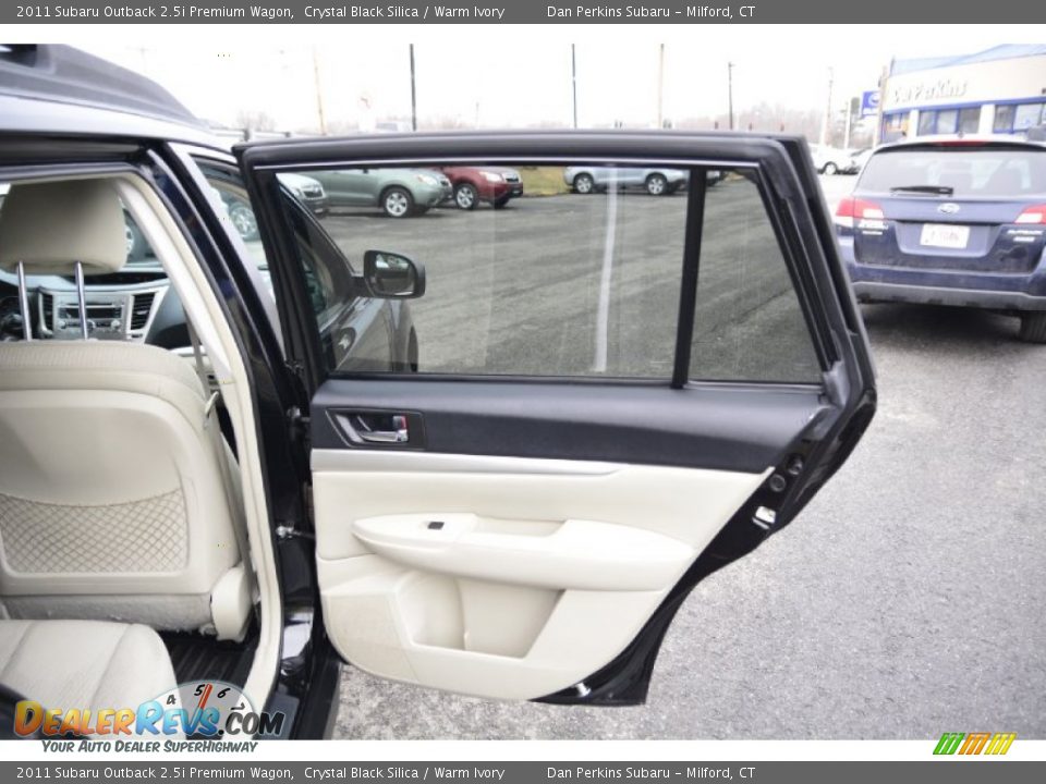 2011 Subaru Outback 2.5i Premium Wagon Crystal Black Silica / Warm Ivory Photo #18