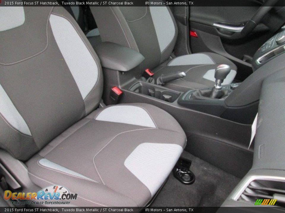 2015 Ford Focus ST Hatchback Tuxedo Black Metallic / ST Charcoal Black Photo #16