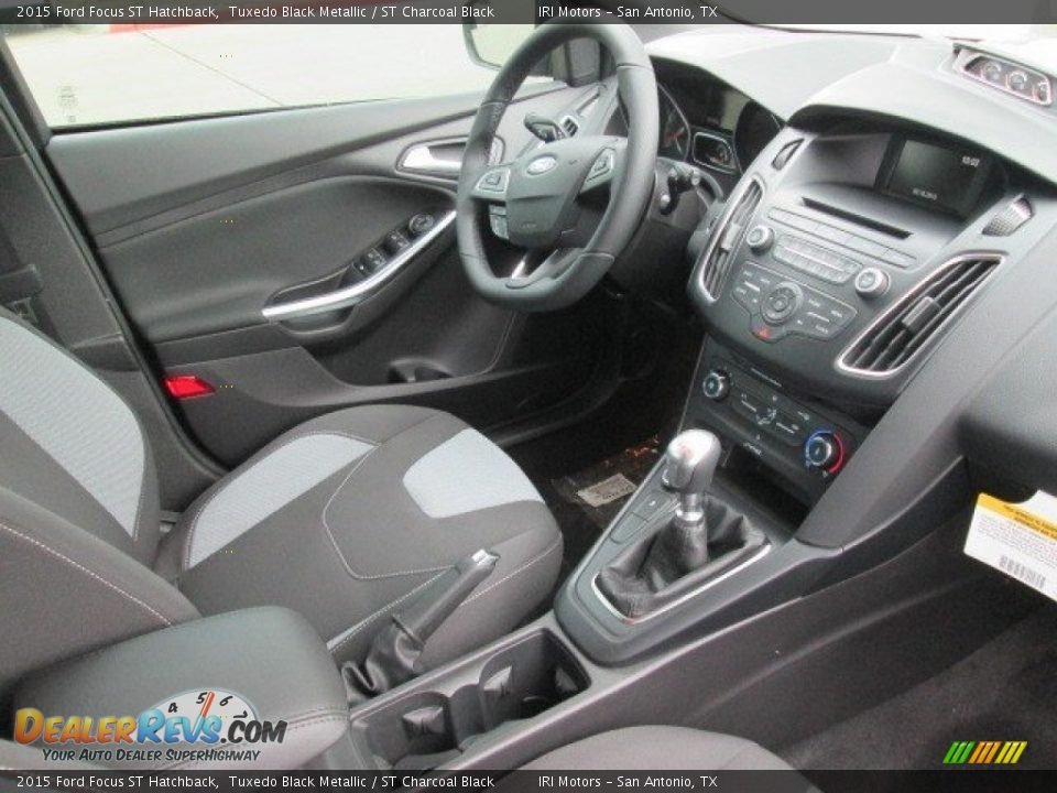 2015 Ford Focus ST Hatchback Tuxedo Black Metallic / ST Charcoal Black Photo #17