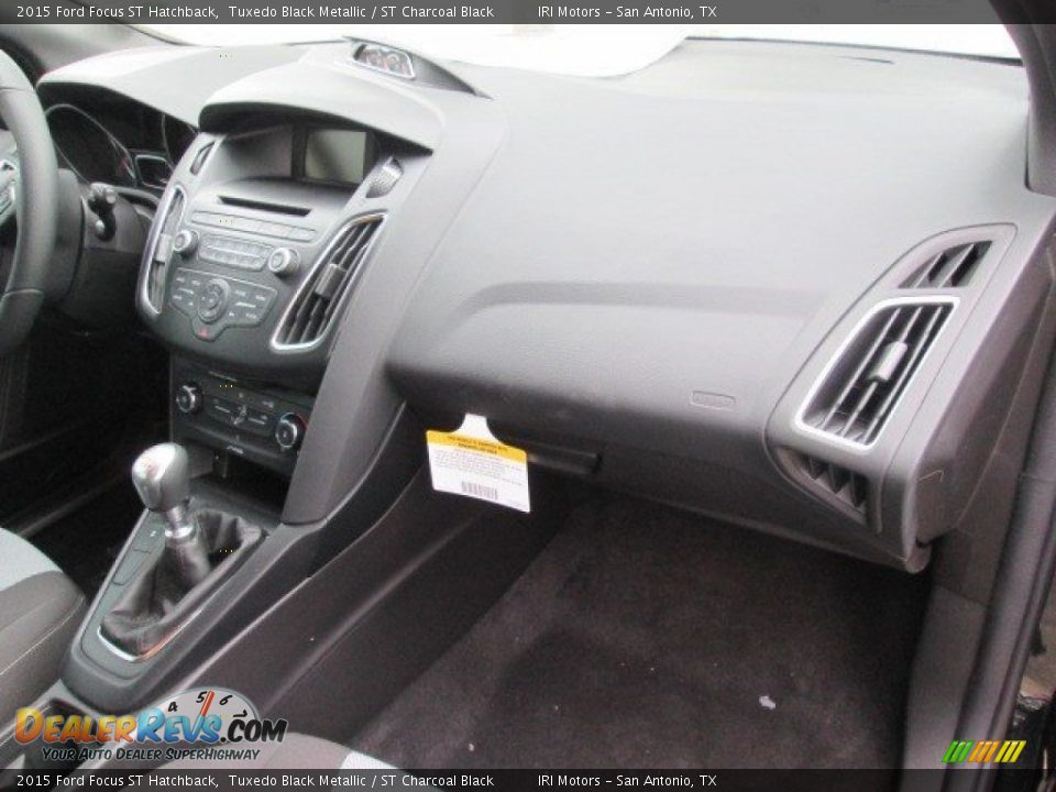 2015 Ford Focus ST Hatchback Tuxedo Black Metallic / ST Charcoal Black Photo #18