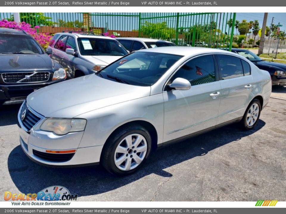 2006 Volkswagen Passat 2.0T Sedan Reflex Silver Metallic / Pure Beige Photo #33