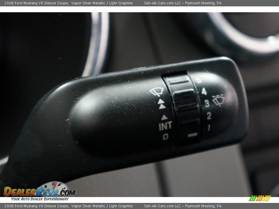 2008 Ford Mustang V6 Deluxe Coupe Vapor Silver Metallic / Light Graphite Photo #23