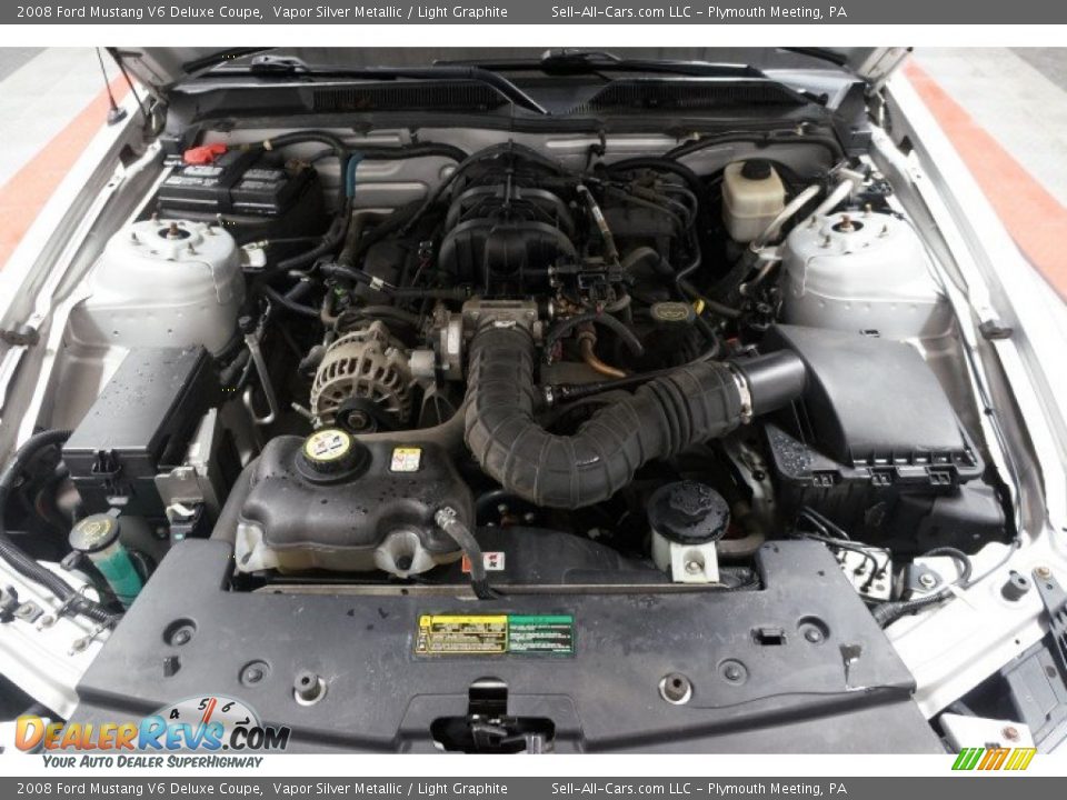 2008 Ford Mustang V6 Deluxe Coupe Vapor Silver Metallic / Light Graphite Photo #30